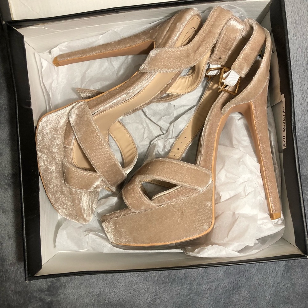 Light pink velvet high heels